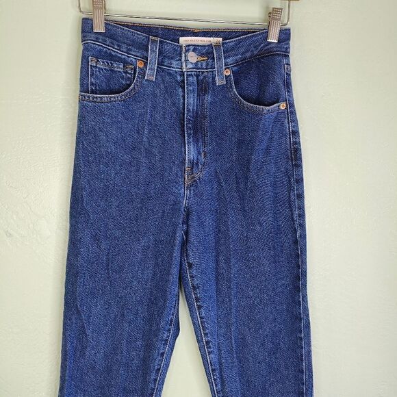 Levi's Red Tab High Waisted Mom Jeans - Picture 4 of 7